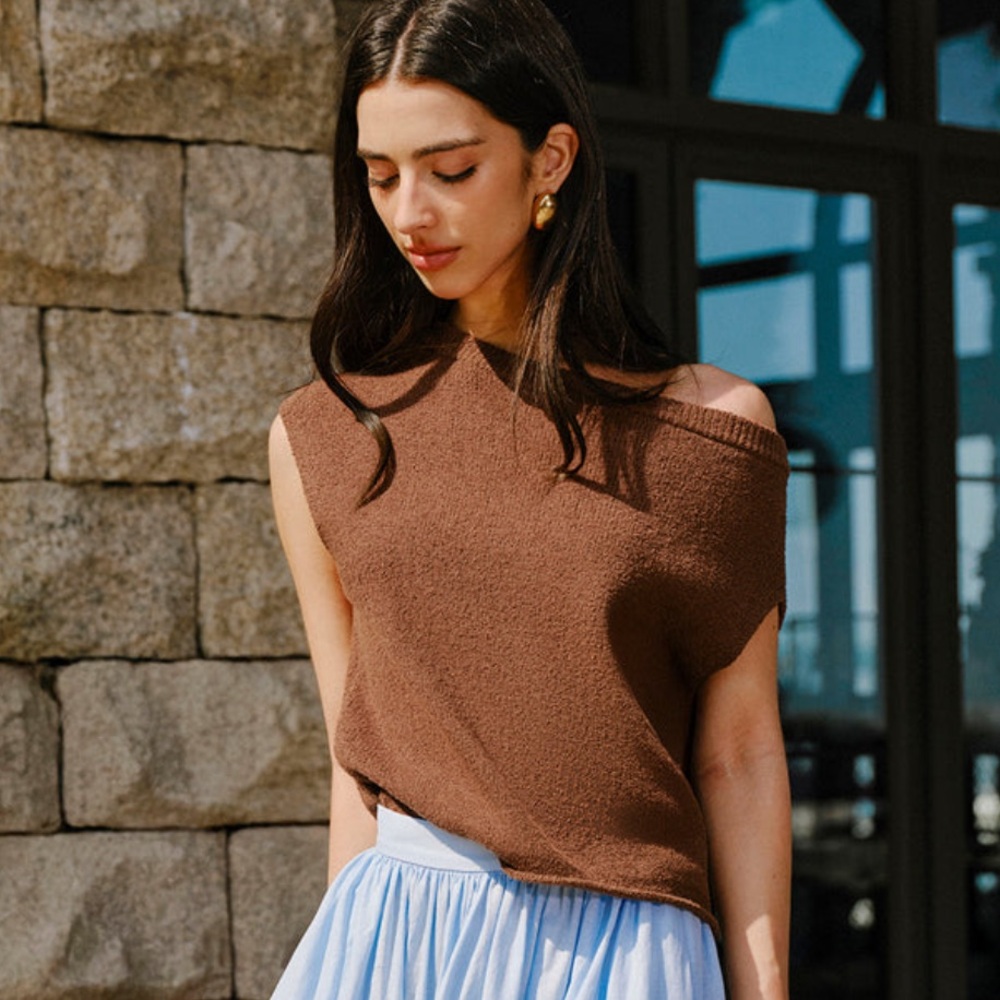 NWT Commense Off-Shoulder Knit Top in Brown size Medium